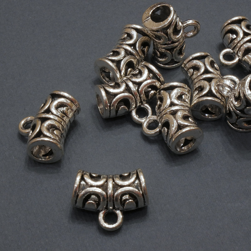 Furnitură bail – suport, diametrul 7,5×15 mm, gaură Ø 4,5 mm, ambalaj 20 g ± 9 buc.