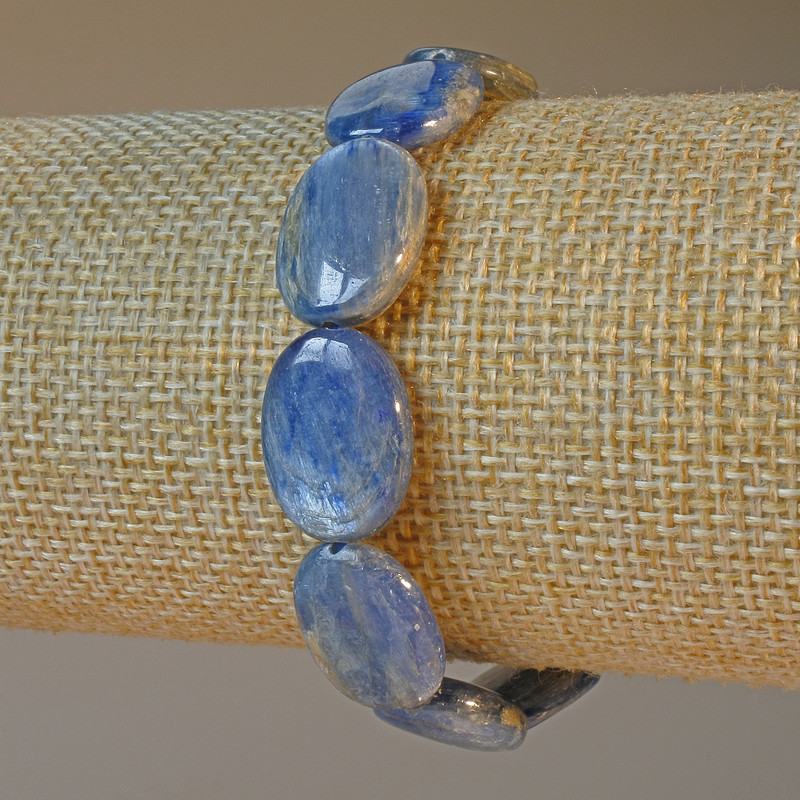 Brățară din kianit natural, piatră ovală, diametrul 13×18 mm, lungime 18 cm, pe bandă elastică