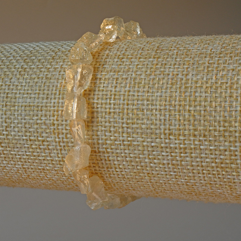 Brățară din cuarț citrin natural, piatră neprelucrată, cu fațete, diametrul 6x7 mm, lungime 18 cm, șnur elastic