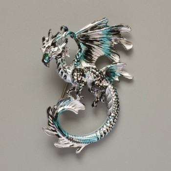 Broșă – pandantiv Dragon albastru deschis, negru și gri, email mat, metal argintiu, 42×58 mm
