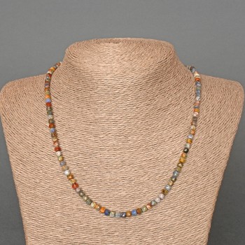 Colier din sodalit, piatră naturală, cuburi tăiate, diametrul aproximativ de 4 mm, lungime 48 cm