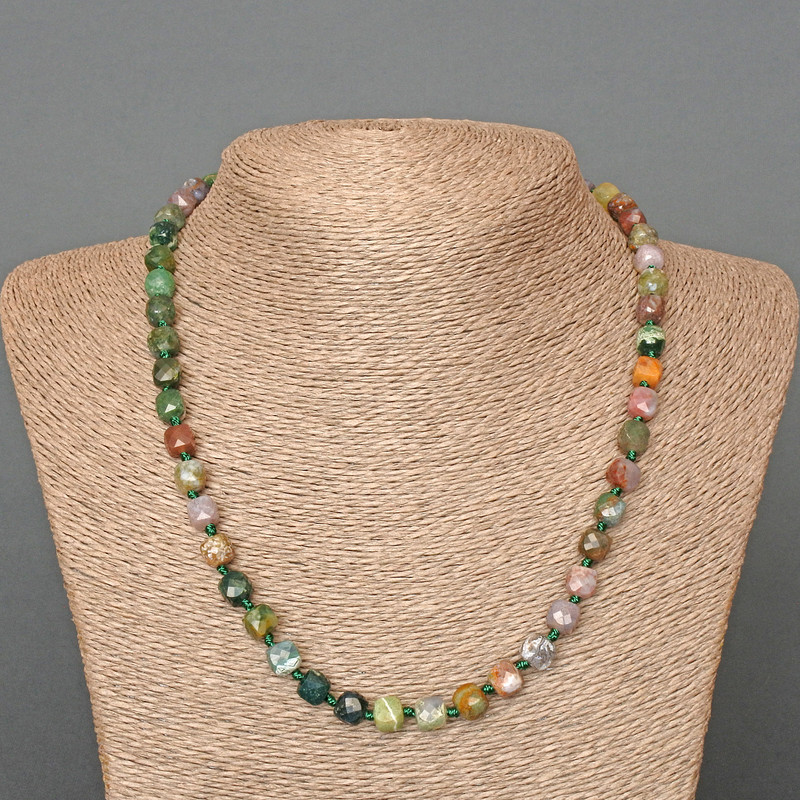 Colier din jasper verde natural, cuburi tăiate, diametru aproximativ 7 mm, lungime 51 cm