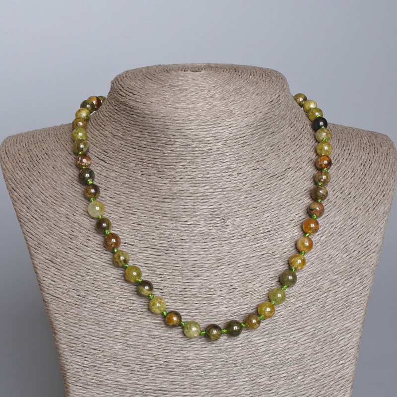 Colier grosular (grenat verde), piatră naturală, mărgele netede, diametrul 8 mm, lungime 48 cm