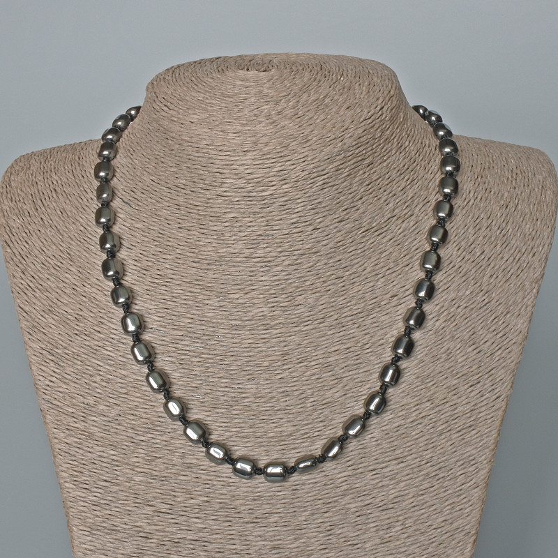 Colier din hematit dreptunghiular, dimensiuni aproximative 7×8×5 mm, lungime 50 cm