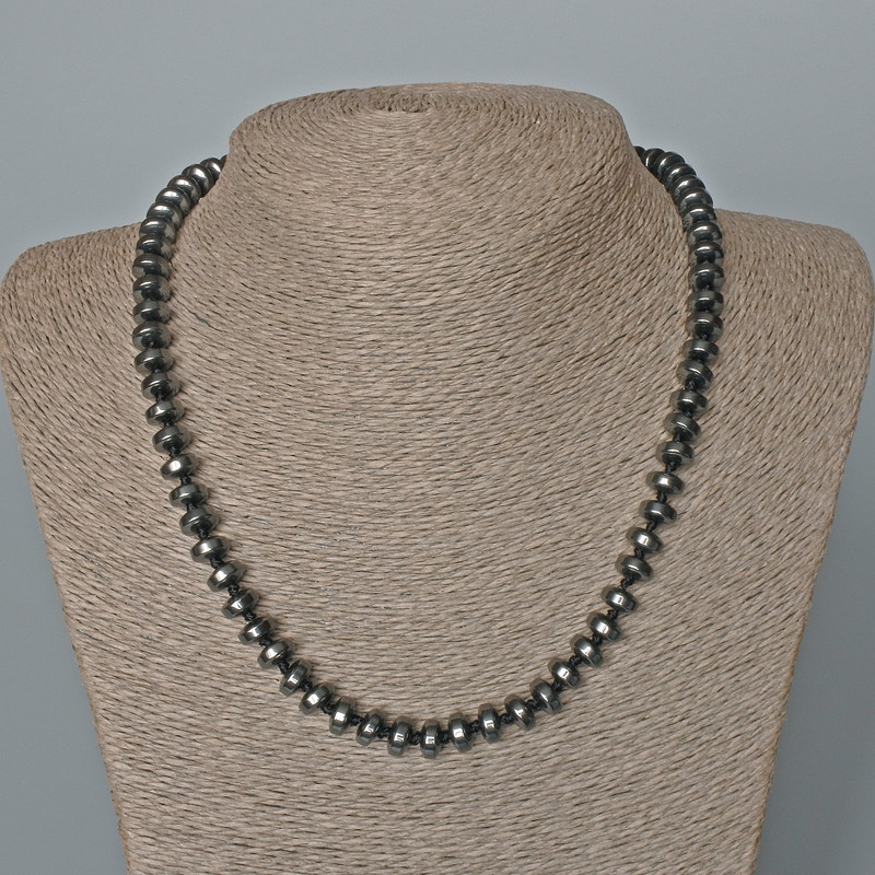 Colier din hematit neted, formă rondel, dimensiuni 8×4 mm, lungime 48 cm
