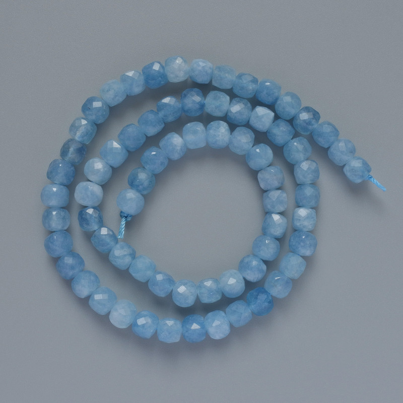 Mărgele de acvamarin, piatră naturală, cuburi facetate, diametrul 5,5 mm, lungimea 38 cm, pe șnur
