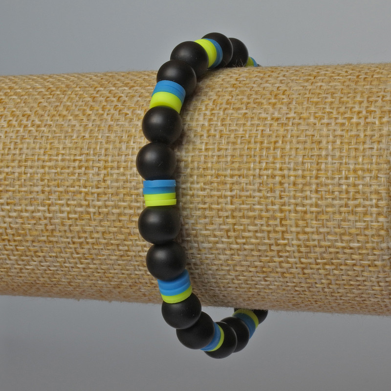 Brățară «Ucraina» din șungit (artificial) și lut polimeric, diametrul 8 mm, 6×1 mm ±, lungime 18 cm ± (elastică)