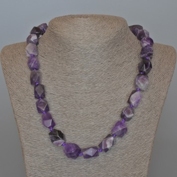 Colier din ametist natural, piatră tăiată, diametrul 14×17 mm, lungime 54 cm