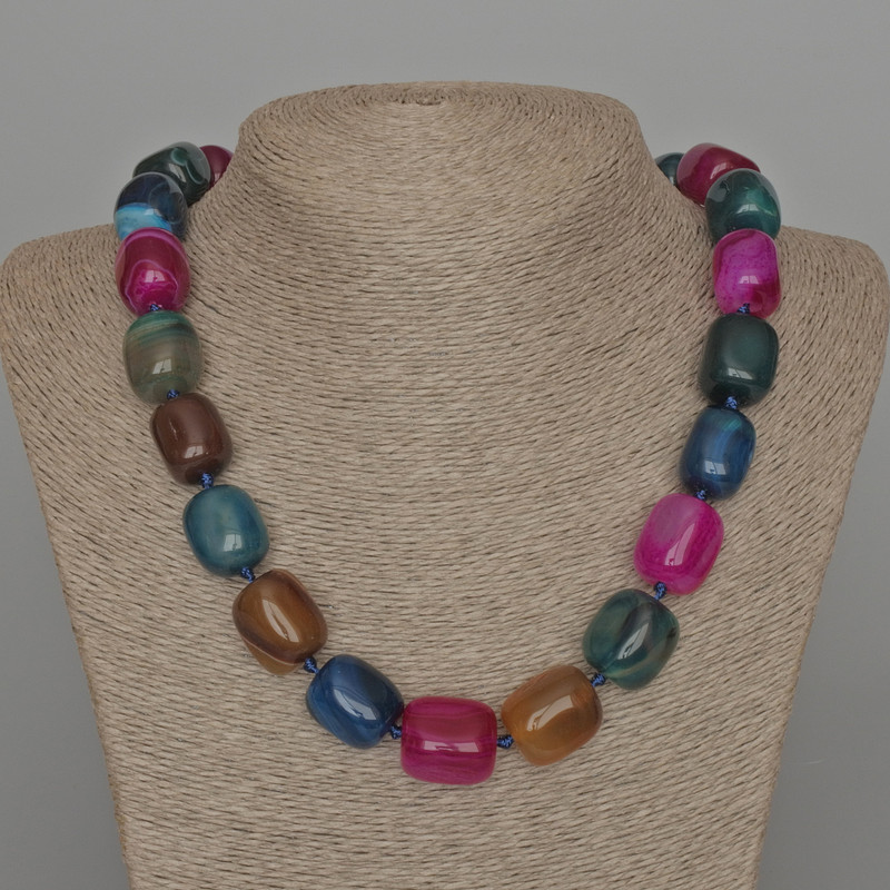 Colier din agat colorat, piatră naturală, mărgele dreptunghiulare, dimensiuni 16x19 mm, lungime 52 cm +/-