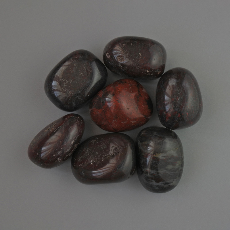 Suvenir piatră naturală, Jasp roșu fațetat, diametrul 21x18 mm (+/-), ambalaj 100 g