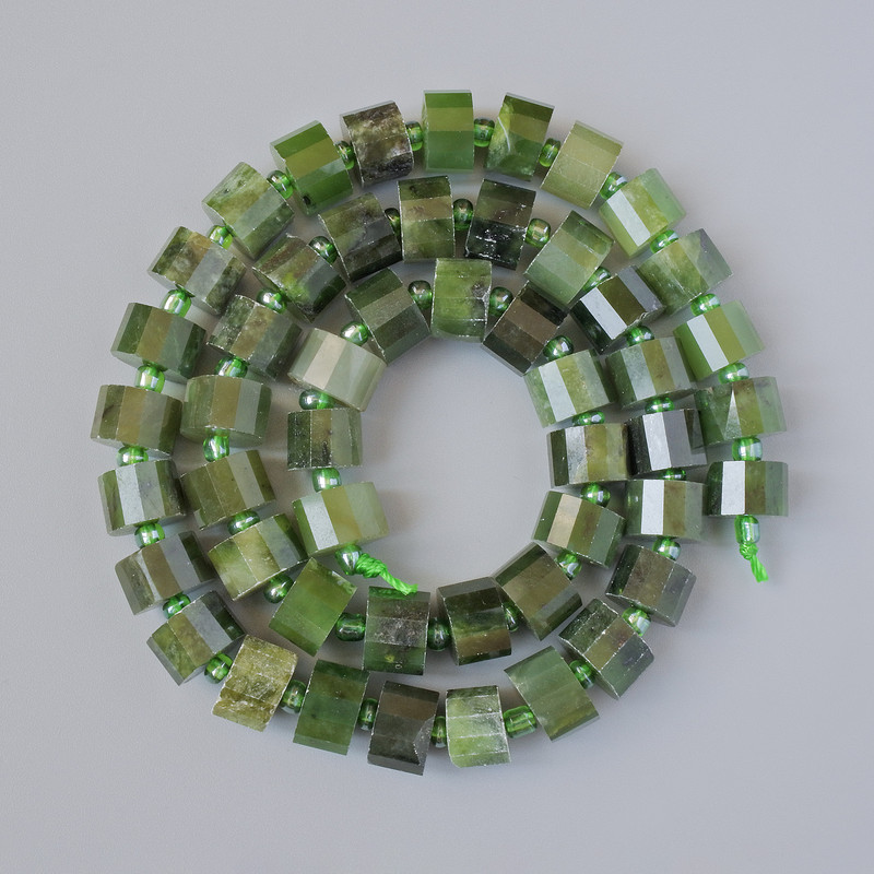 Mărgele din jadeit canadian, piatră naturală, discuri facetate, diametrul 8×6 mm, lungime 38 cm, ± cu mărgele pe fir