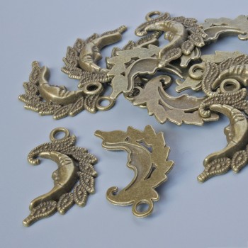 Furnitură pandantiv „Lună”, diametrul 27x15 mm, diametrul găurii 2,4 mm, lot de 13 bucăți ± culoare bronz a metalului