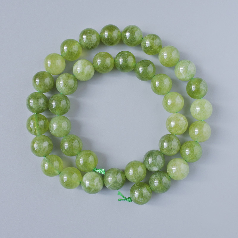 Mărgele din jadeit natural, bile netede, diametru 10 mm ±, lungime 39 cm ±, pe șnur