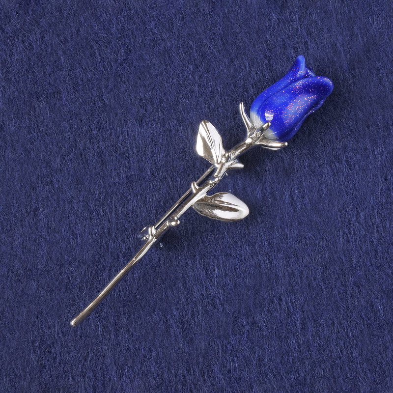Broșă Trandafir albastru cu sclipici, metal argintiu 65x19mm+