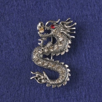 Брошка-кулон Дракон білі стрази, сріблястий метал 40х23мм +