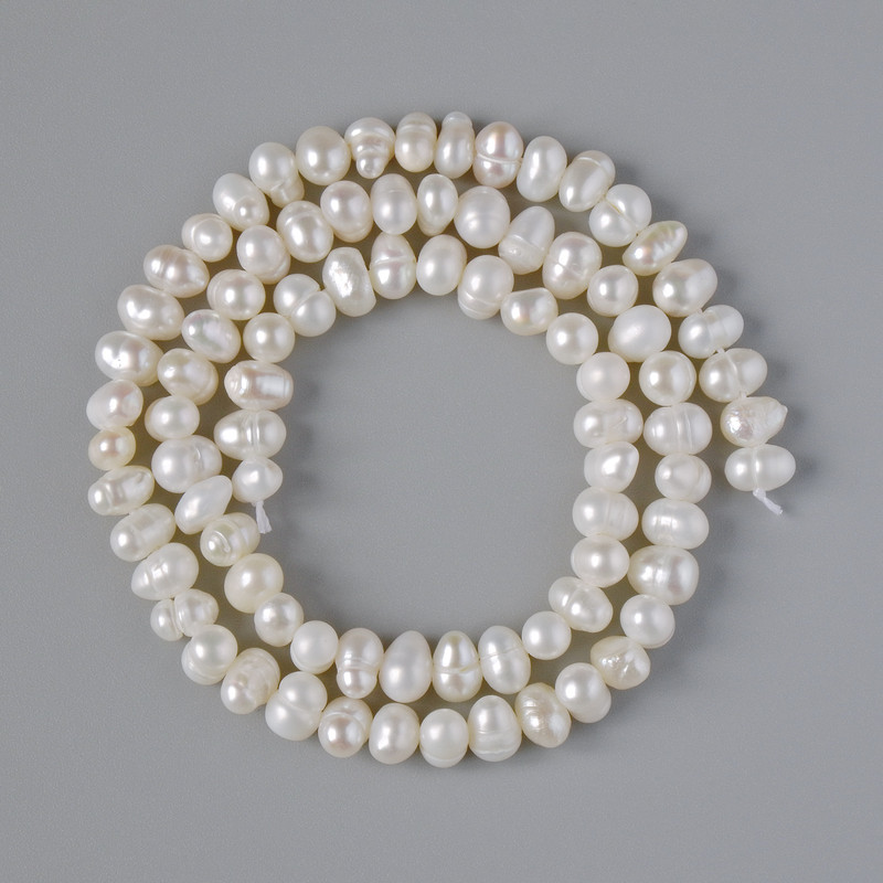 Mărgele de râu – perle reliefate, diametru 6×4,5 mm, lungime 35 cm, pe șnur