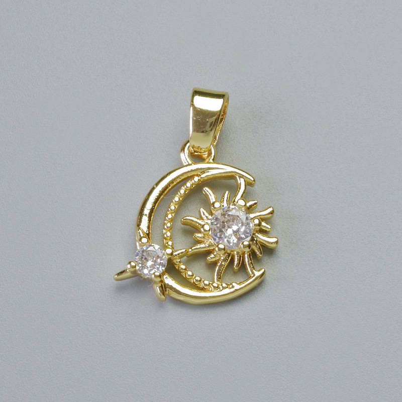 Pandantiv „Lună” cu cristale albe, metal aurit, diametrul 16×16 mm, lungime aproximativă 21 mm