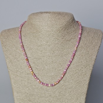 Colier din fosfosiderit, piatră naturală, mărgele cubice tăiate, diametrul aproximativ de 4 mm, lungime 45–48 cm