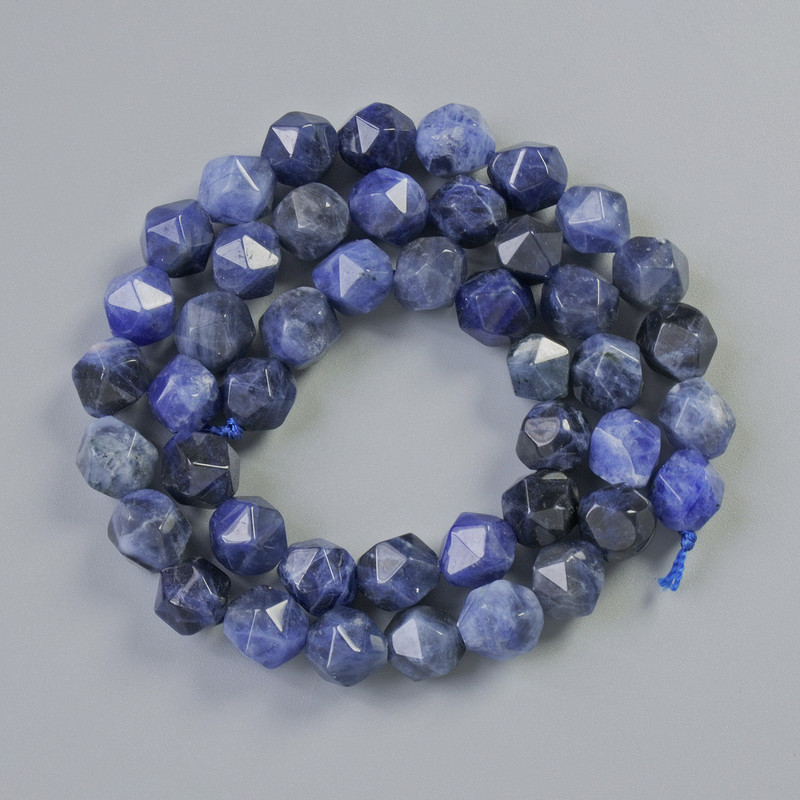 Mărgele de sodalit, piatră naturală multifacetată, diametru 7x8 mm, lungime aproximativă 36 cm, pe șnur