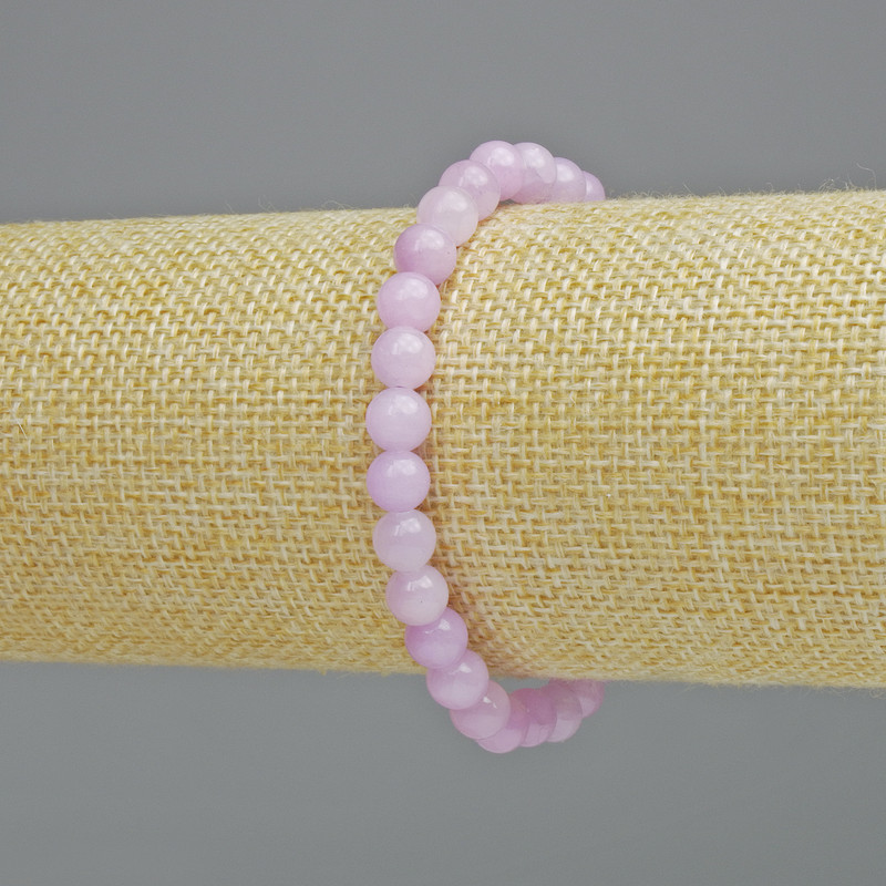 Brățară cu kunzit artificial – mărgele netede, diametrul 6,5 mm ±, lungime 18 cm, elastică
