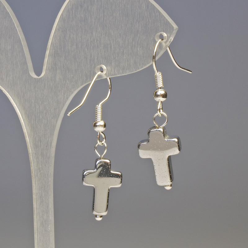 Cercei din hematit, cruciulițe argintii, diametrul 10×14 mm, lungime aproximativă 3,4 cm