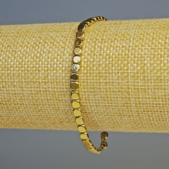 Brățară hematit pătrat, culoare aurie, diametru 4x4x2 mm ±, lungime 18 cm ±, extensibilă