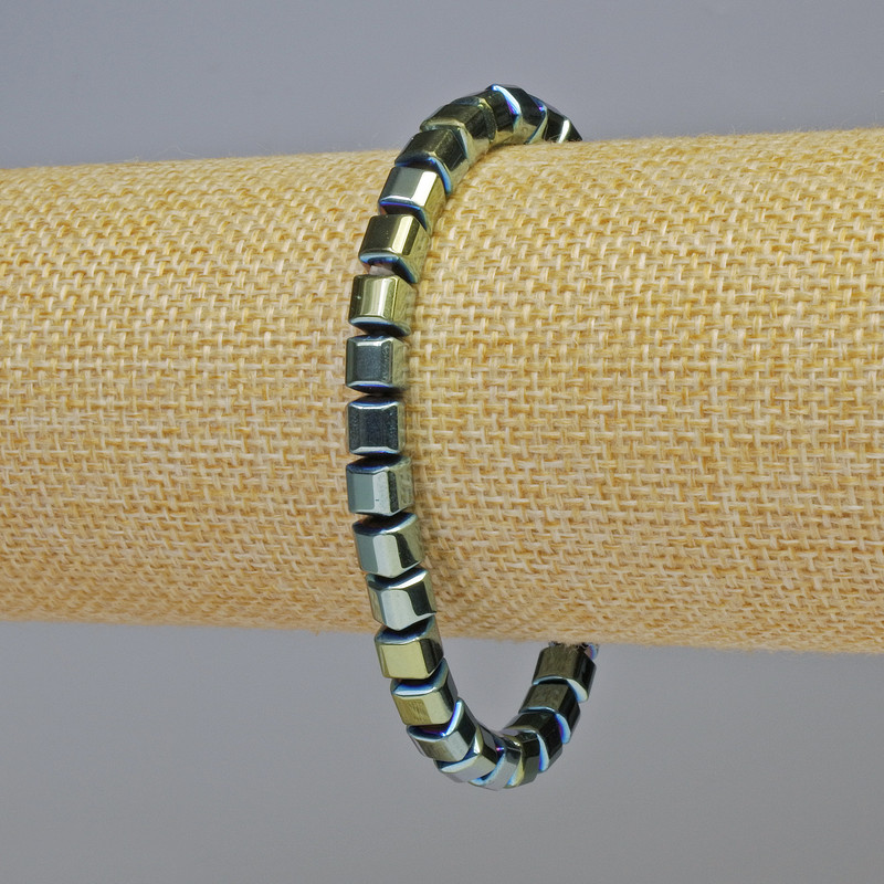 Brățară hematit cuburi, culoare verde camaleon, diametru 6×6 mm ±, lungime 18 cm ±, elastic