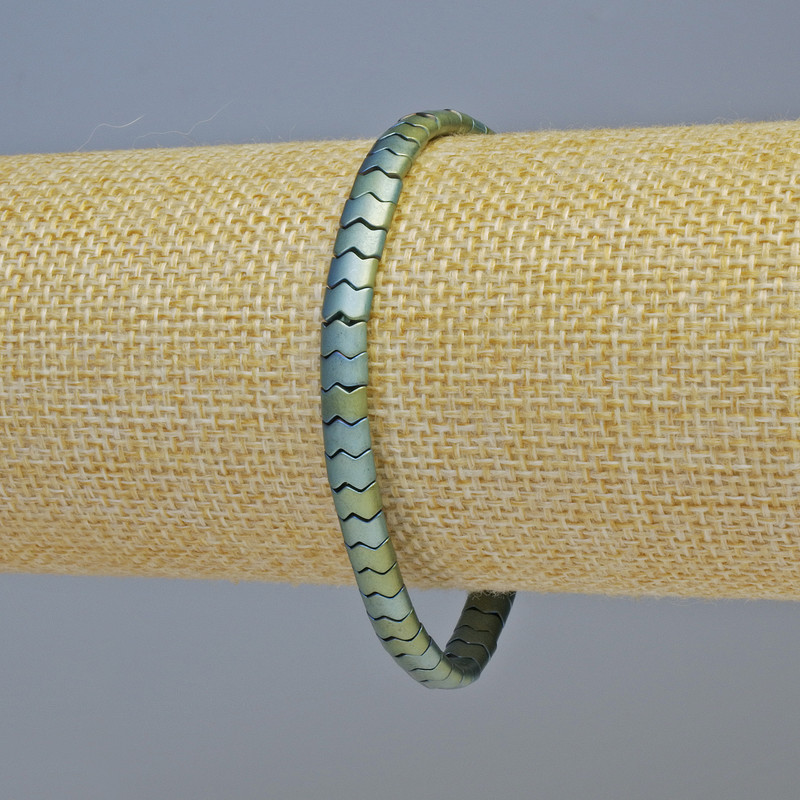 Brățară hematit șarpe zig-zag în nuanță verde-chameleon, diametru 5×4×3 mm ±, lungime 18 cm ±, elastic