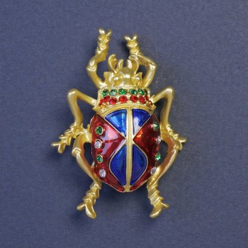 Брошка Жук скарабей синя та червона емаль та стрази золотистий метал 43х25мм+