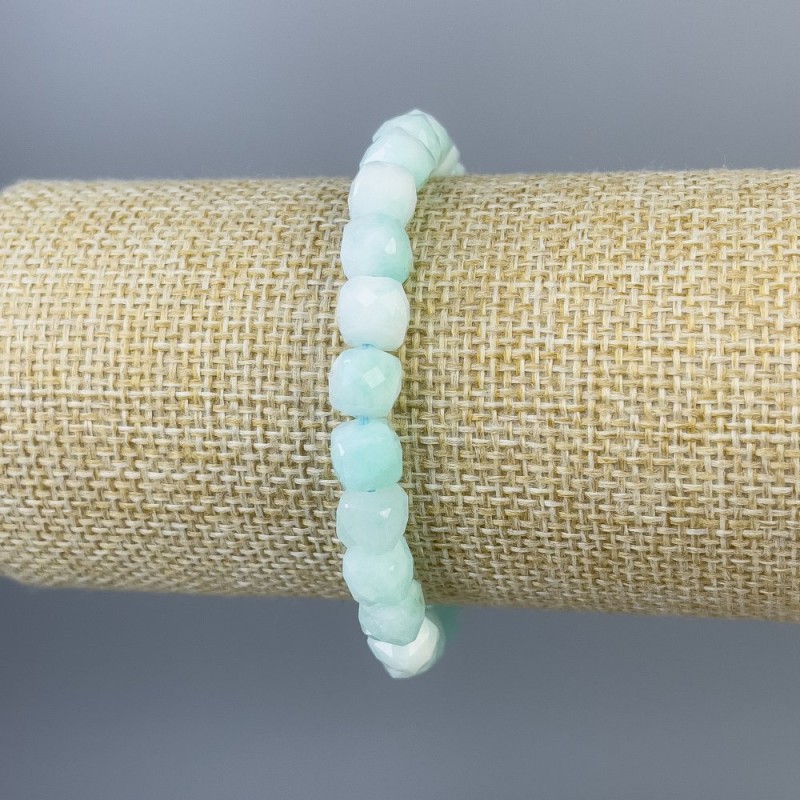 Brățară din angelit, cuburi tăiate, diametru 7×7 mm, lungime 18 cm, pe elastic