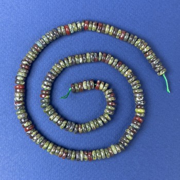 Mărgele din piatră naturală jasp sângele dragonului, rondel 6x2 mm, pe șnur, lungime 39 cm+