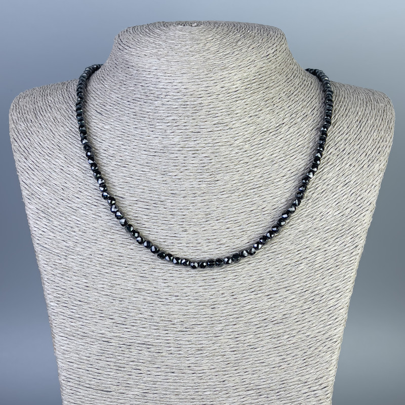 Colier din turmalin negru, cuburi tăiate 4×4 mm, lungime 45 cm, cu închizătoare