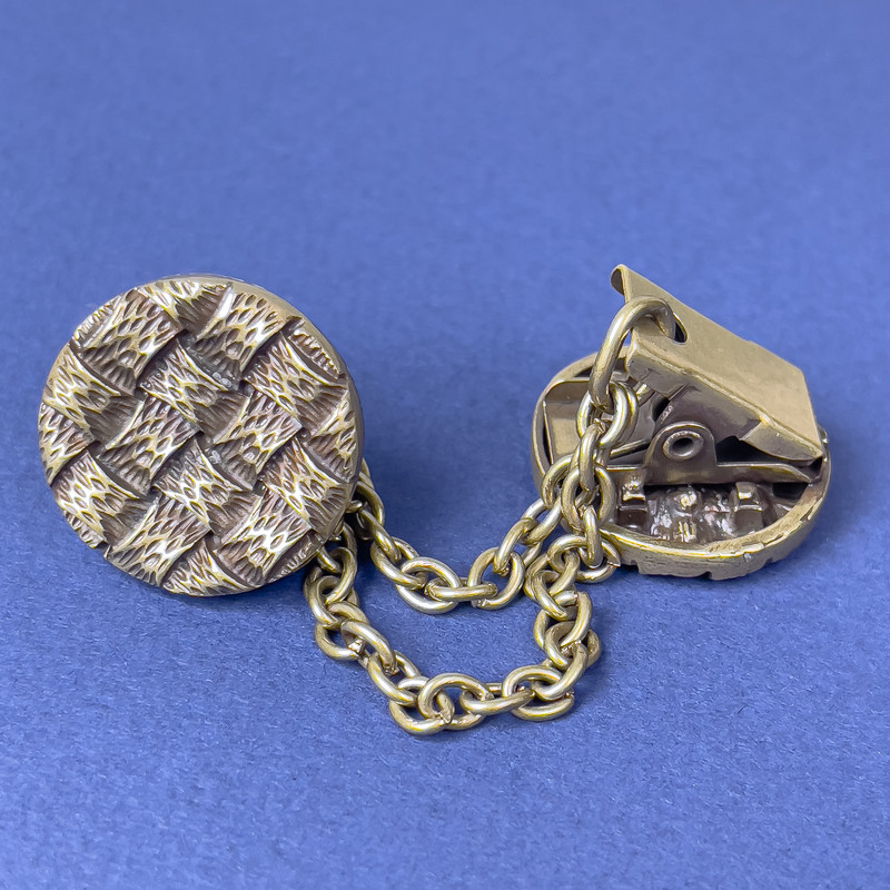 Broșă pentru cardiganuri, culoare bronz, diametru 20 mm ±, lanț lung de 9 cm ±