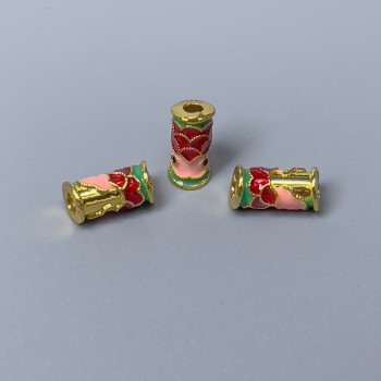 Mărgea Cloisonné cilindrică cu motiv de pește, email roz, roșu și verde, culoare metalică aurie, diametru 4×9 mm, gaură de 2 mm, 1 bucată