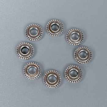 Inserție de mărgea argintie, culoare metalică argintiu, diametrul 7×3 mm, gaură aproximativ 3 mm, ambalaj 20 g (~45 buc.)