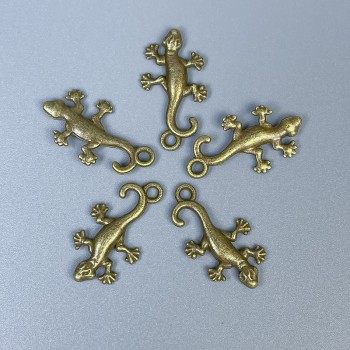 Pandantiv «Șopârlă», culoare bronz antic, dimensiuni 23x13x2 mm, gaură de aproximativ 2 mm, ambalare 12 buc.