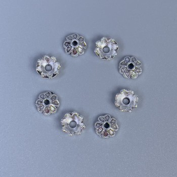 Capace pentru mărgele, culoare argintie metalică, diametru 6×0,8 mm, gaură de aproximativ 1 mm, ambalare 20 g (~160 buc.)