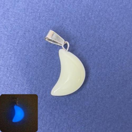 Colier «Lună» din onix, care luminează în întuneric, strălucire albastră, piatră naturală 11×18×5×28 mm+