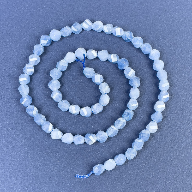 Mărgele de acvamarin tăiate în formă de romb, 6x5 mm, pe șnur, lungime 39 cm+