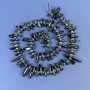 Mărgele din agat – fragmente 11–22×2–4 mm, pe șnur, lungime 40 cm+