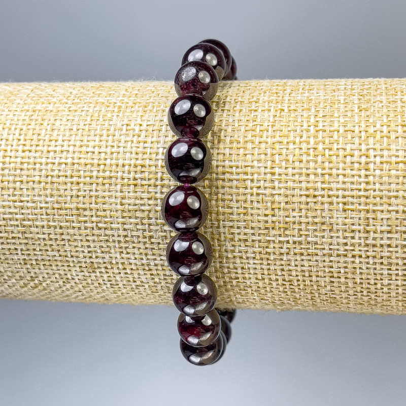 Brățară cu granat, bile netede, asortiment, dimensiuni de la 8,5–10 mm, lungime 18 cm, elastic