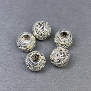 Furnituri – mărgea inserție, culoare metalică argintie, diametrul 9×10 mm, ± gaură de aproximativ 4,5 mm, ± ambalare 5 buc.