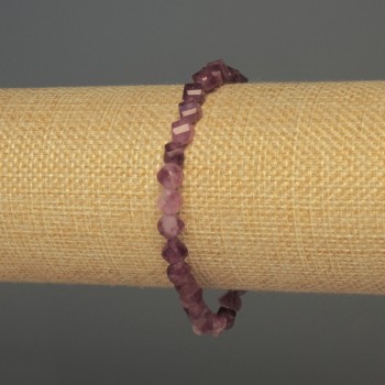 Brățară din turmalin facetat, în formă de romb, diametru 6x5 mm, lungime 18 cm, elastic