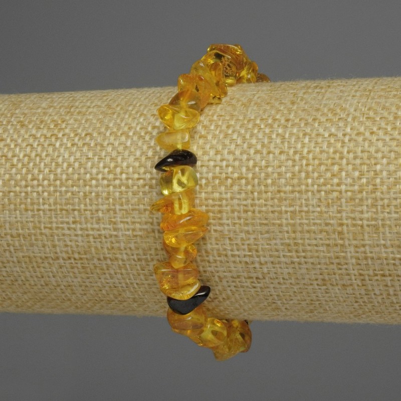 Brățară din bucăți de chihlimbar, diametrul 8×4 mm, lungime 18 cm, elastică