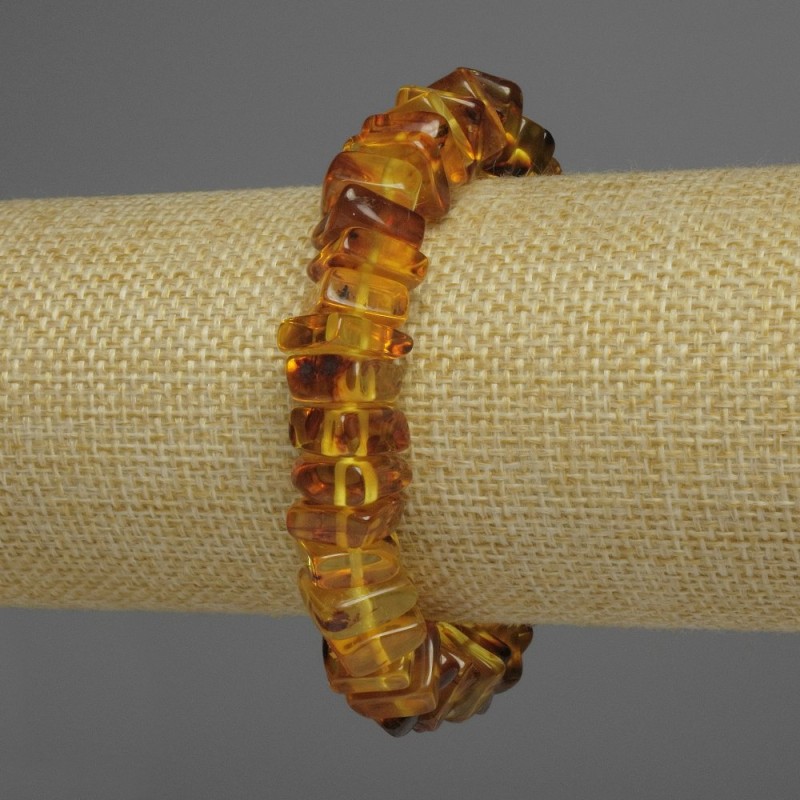 Brățară din chihlimbar natural, piatră pătrată șlefuită, diametrul 12x4 mm ±, lungime 18 cm ±, elastic
