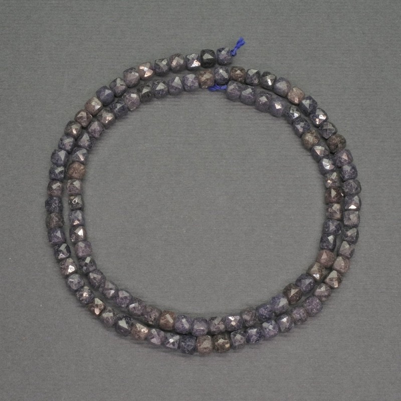 Mărgele din piatră naturală de safir, cuburi mici facetate, diametru 4 mm, lungime 40 cm