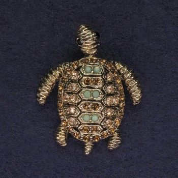 Broșă-pendativ cu țestoasă, strasuri colorate, metal auriu, 37x32 mm+