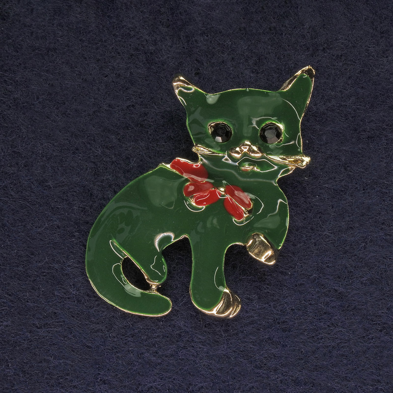 Broșă Pisică, culoare verde email, cristale negre, metal auriu, 40x23 mm