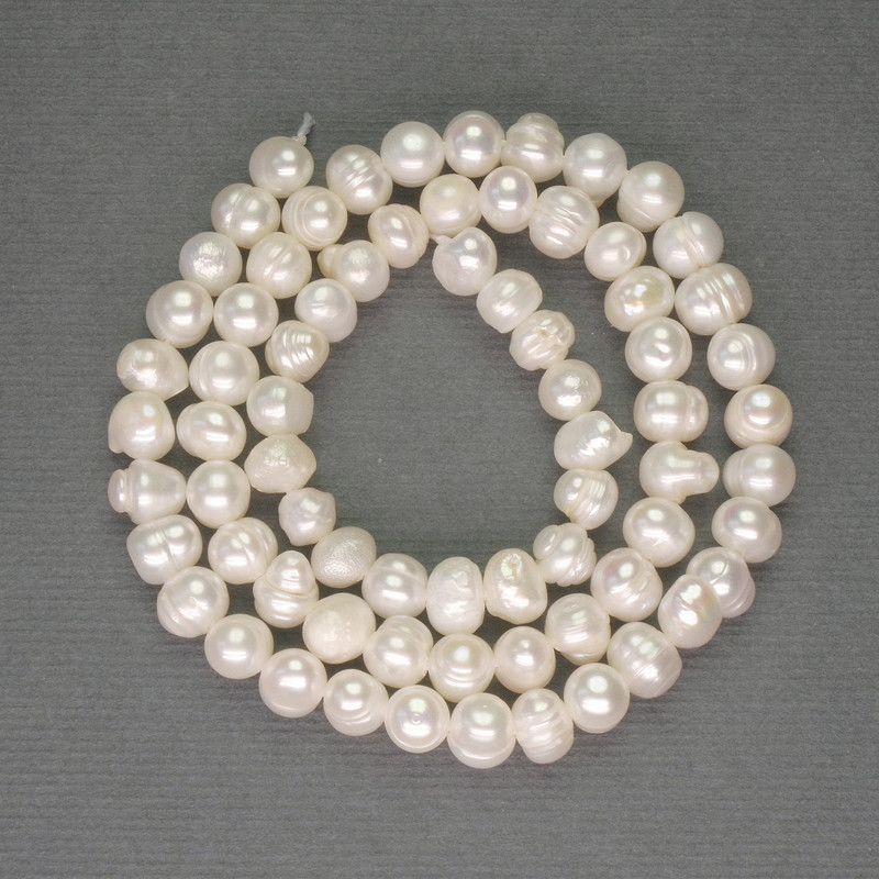 Perle albe de râu, ovale, pe șnur, diametrul 5–5, 5×5, 5–6 mm ±, lungime 35 cm