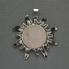 Pandantiv „Soare” din cuarț roz, 42 mm ±, lungime 48 mm ±, metal argintiu